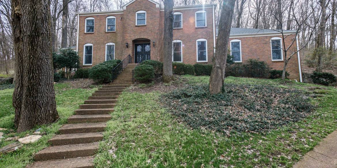 Brivity 1722 Kingsbury Drive Nashville, TN 37215