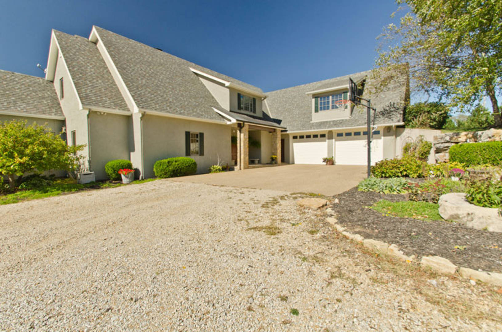 Brivity 20758 Golden Road Linwood, KS 66052 Virtual Tour