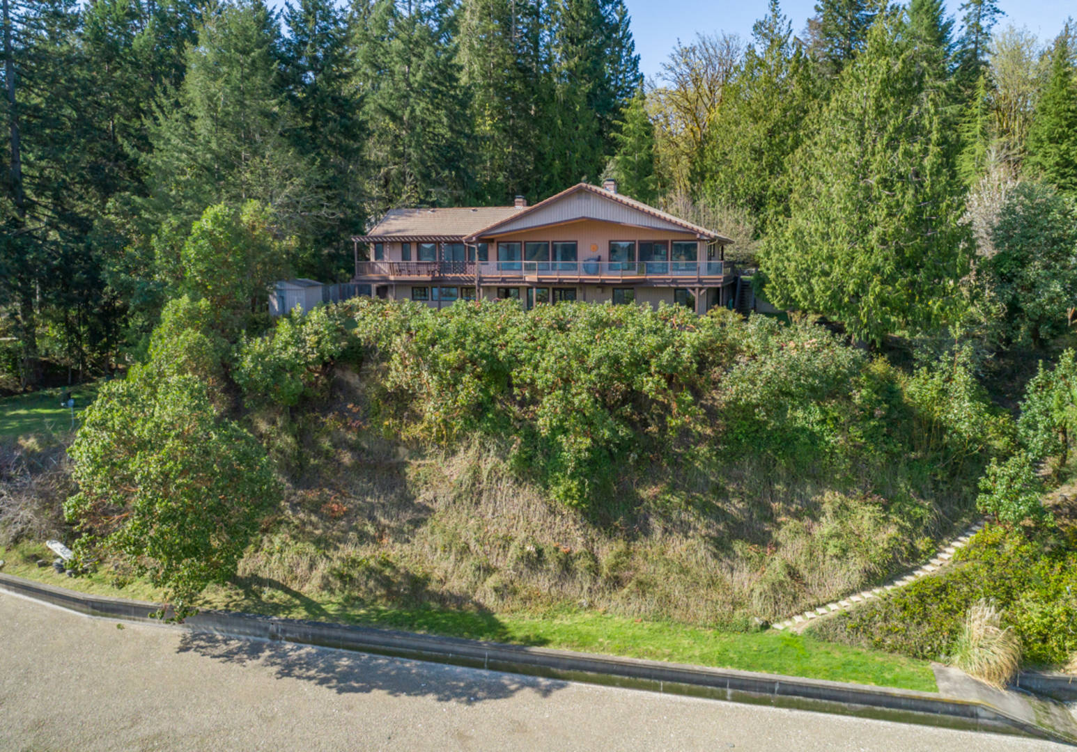 Brivity 3320 Gravelly Beach LP Olympia, WA 98502 Virtual Tour