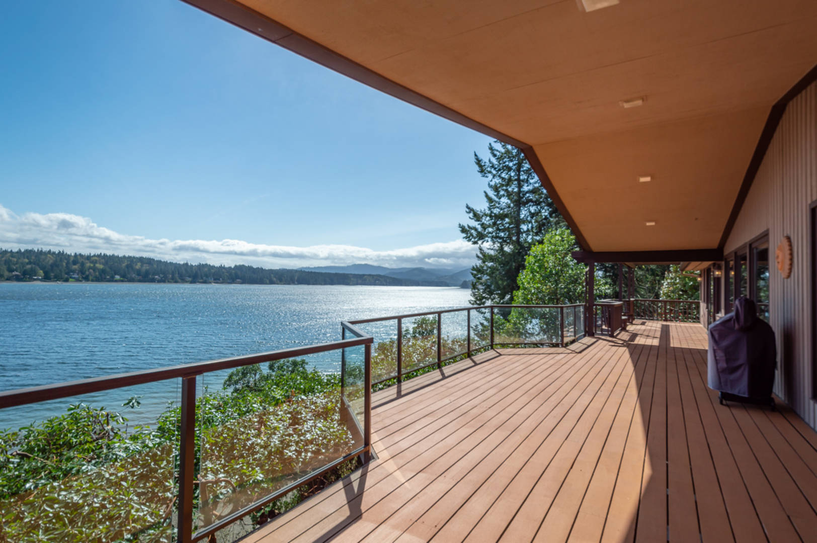 Brivity 3320 Gravelly Beach LP Olympia, WA 98502 Virtual Tour