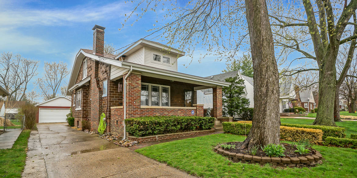 Brivity 809 W Forrest Hill Ave Peoria, IL 61604