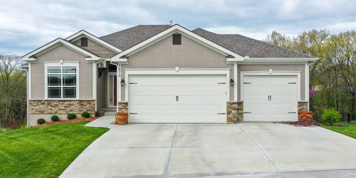 Brivity 5870 Thousand Oaks Drive Kansas City, MO 64152