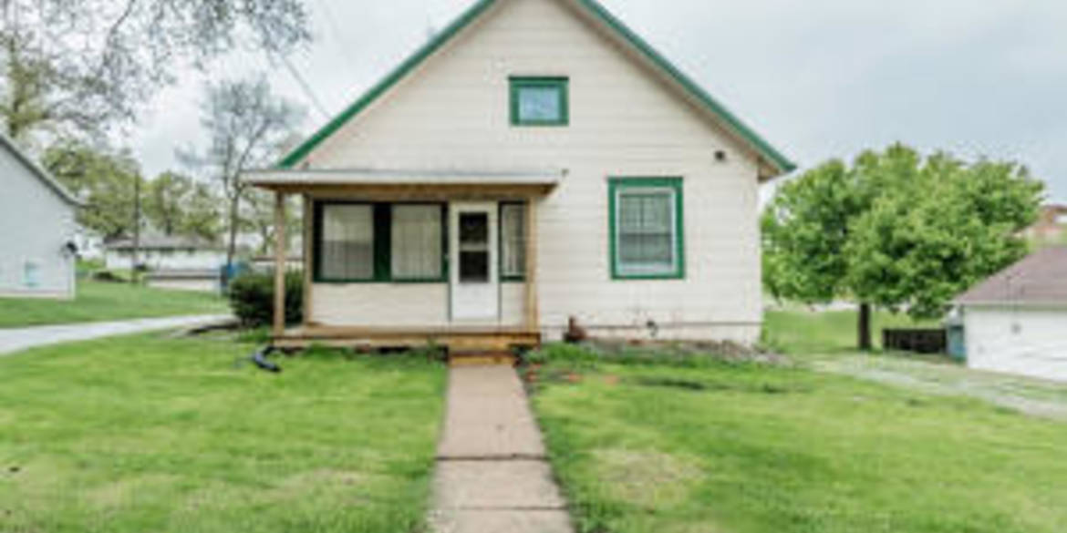 Brivity 605 Oak Street Oakland, IA 51560