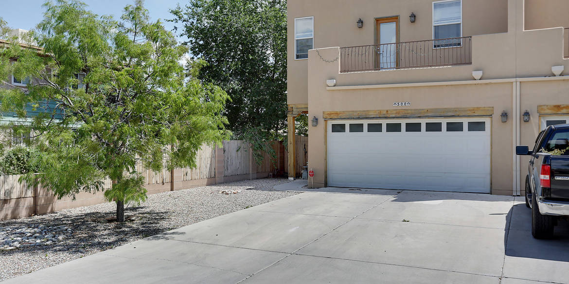 Brivity 500 Alcalde Place Southwest Albuquerque, NM 87104