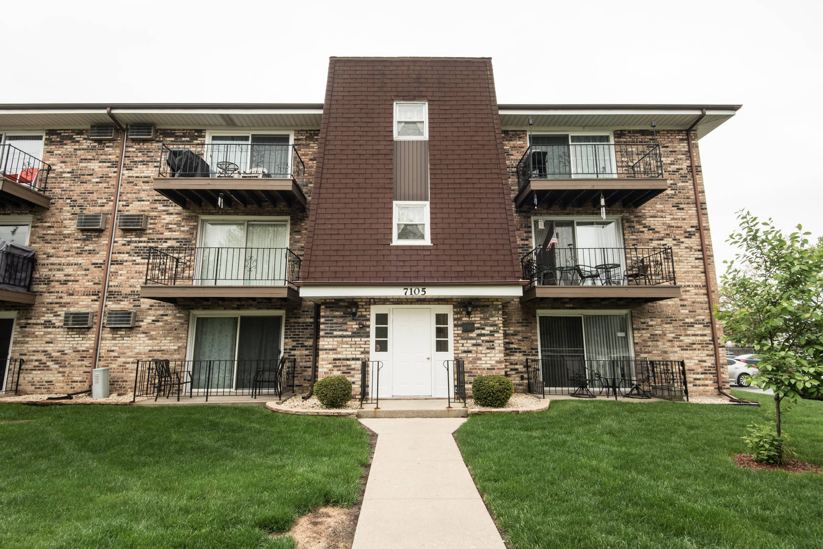 7105 W 98th St #304 Chicago Ridge, IL 60415