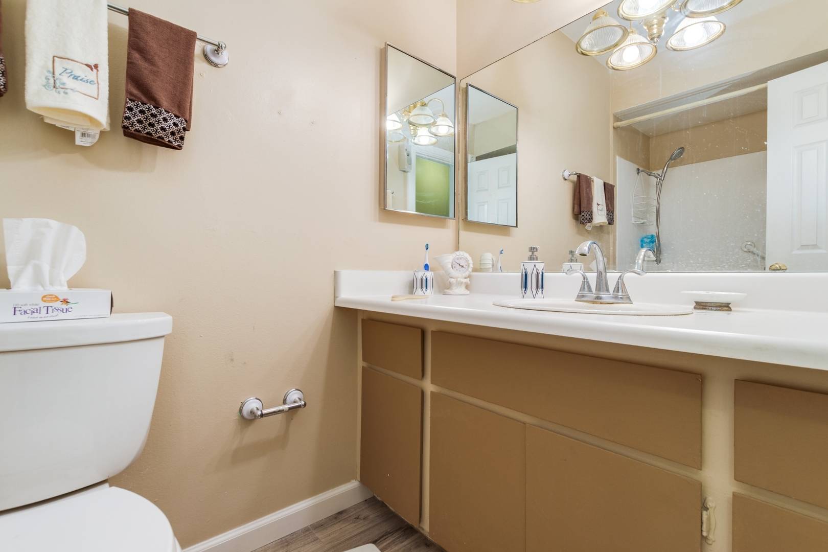 3926 East Viking Road Las Vegas, NV 89121