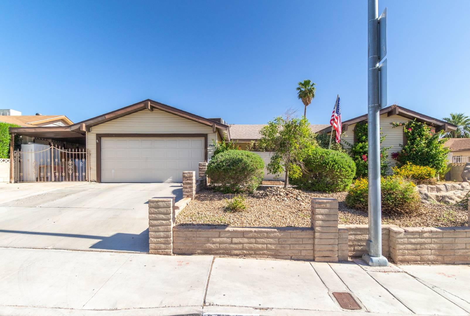3926 East Viking Road Las Vegas, NV 89121