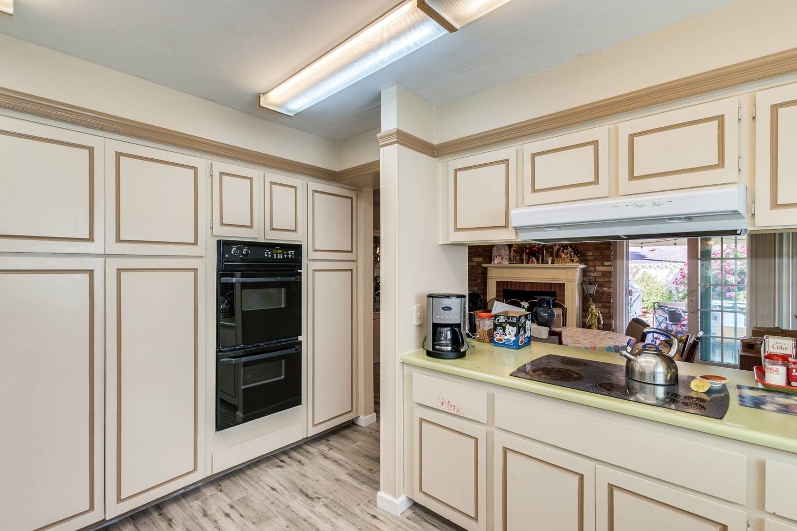 3926 East Viking Road Las Vegas, NV 89121