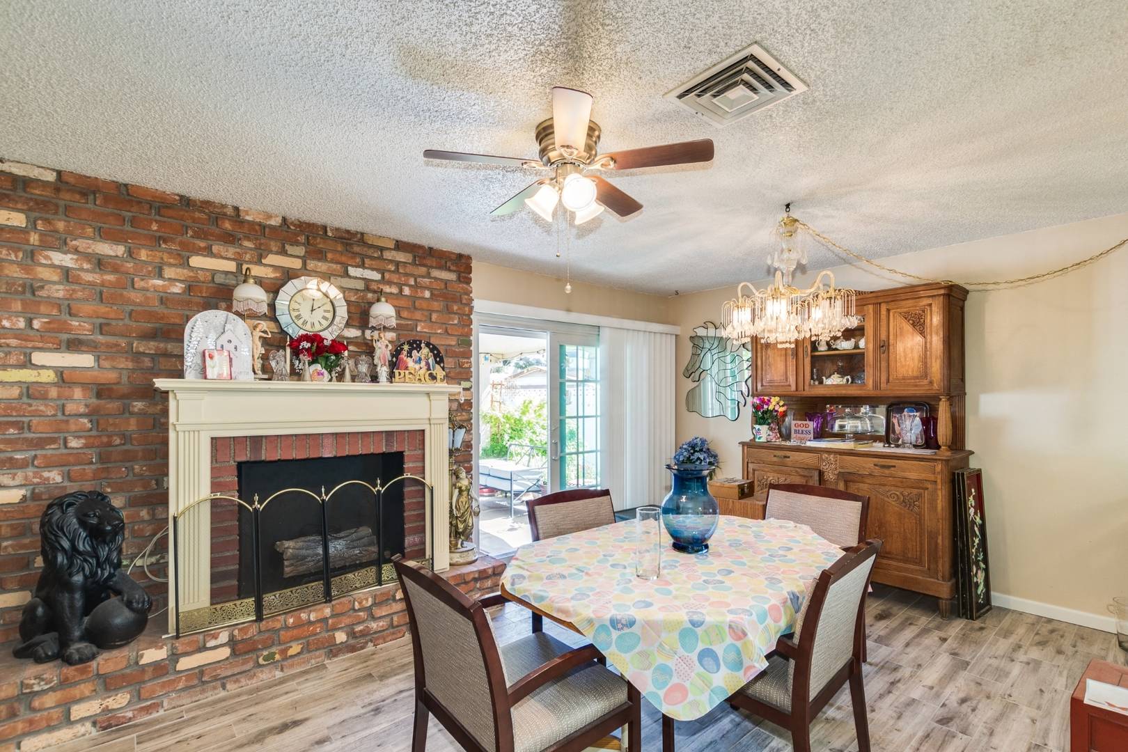 3926 East Viking Road Las Vegas, NV 89121