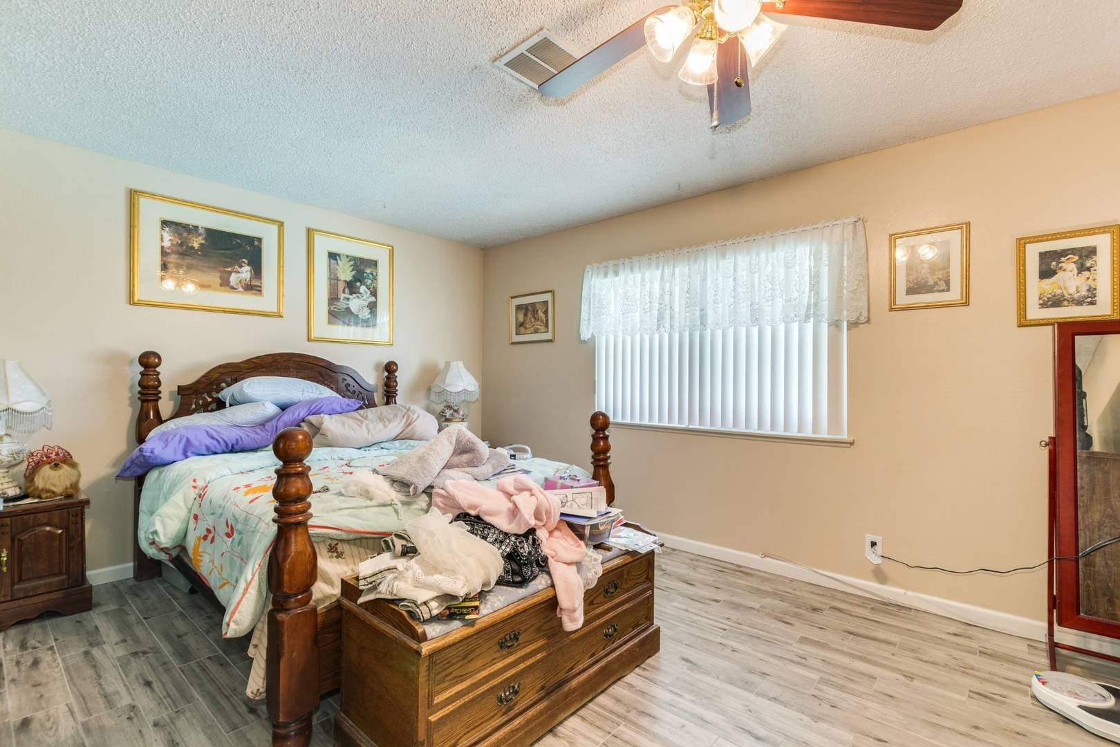 3926 East Viking Road Las Vegas, NV 89121