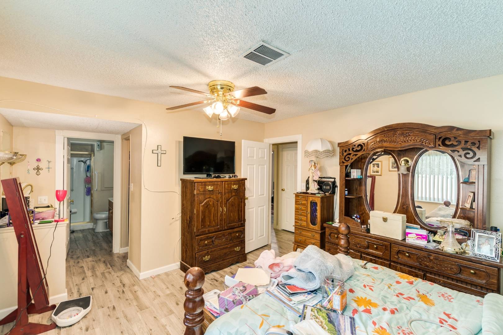 3926 East Viking Road Las Vegas, NV 89121