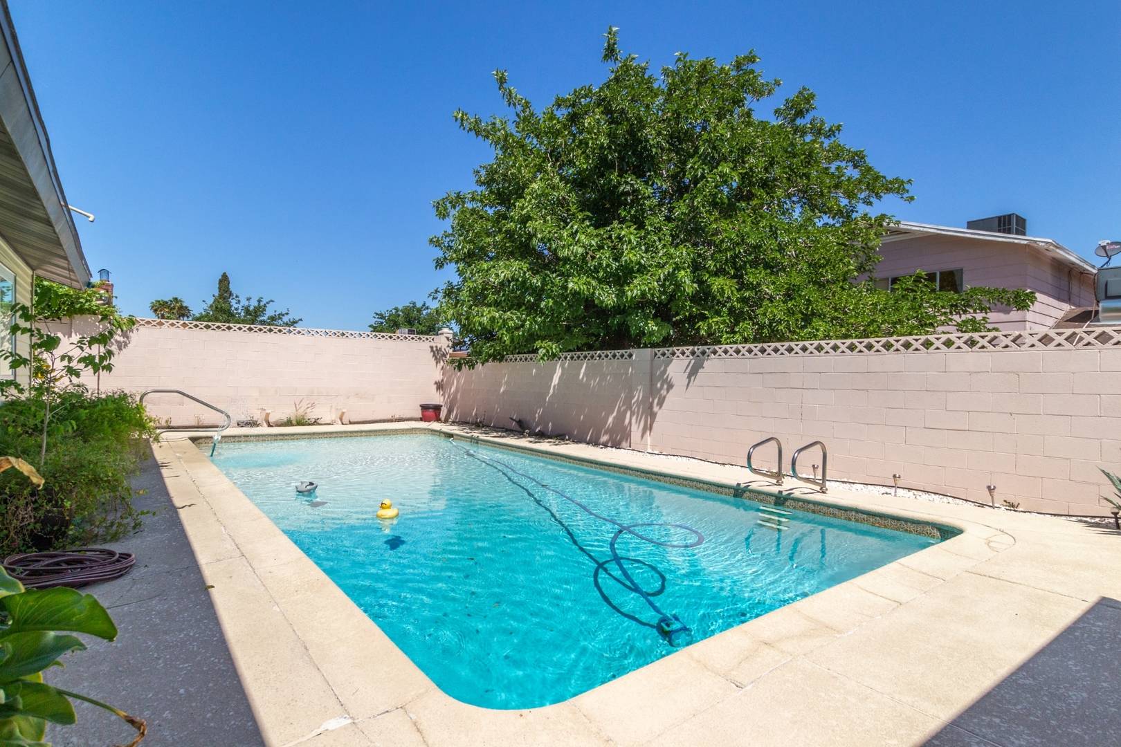 3926 East Viking Road Las Vegas, NV 89121