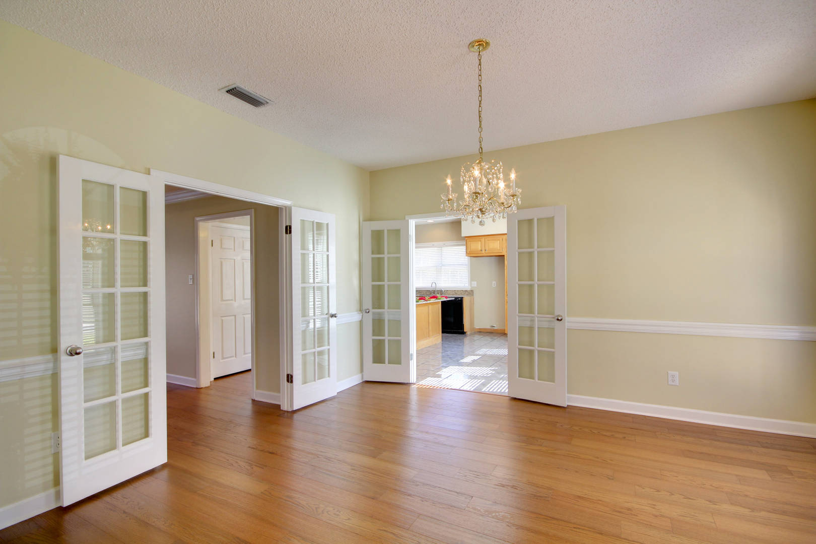 Brivity 2450 River Forest Drive Mobile, AL 36605 Virtual Tour