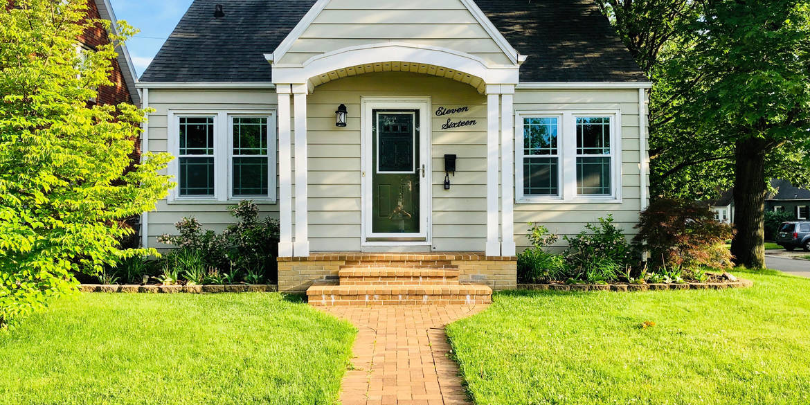 Brivity 1116 E. Norwood Peoria, IL 61603