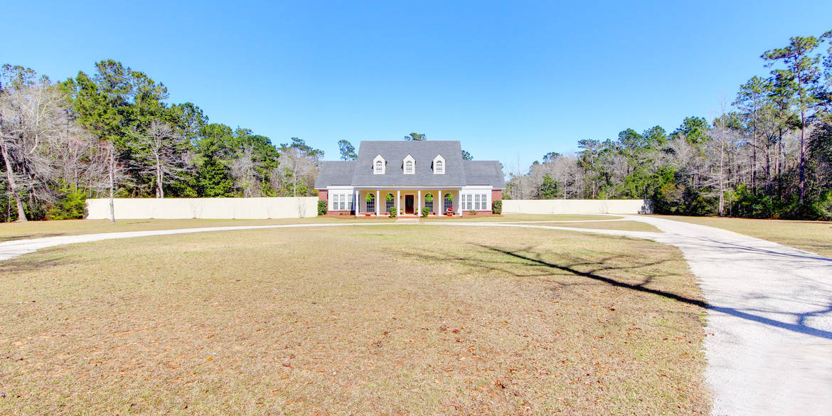 Brivity 2450 River Forest Drive Mobile, AL 36605