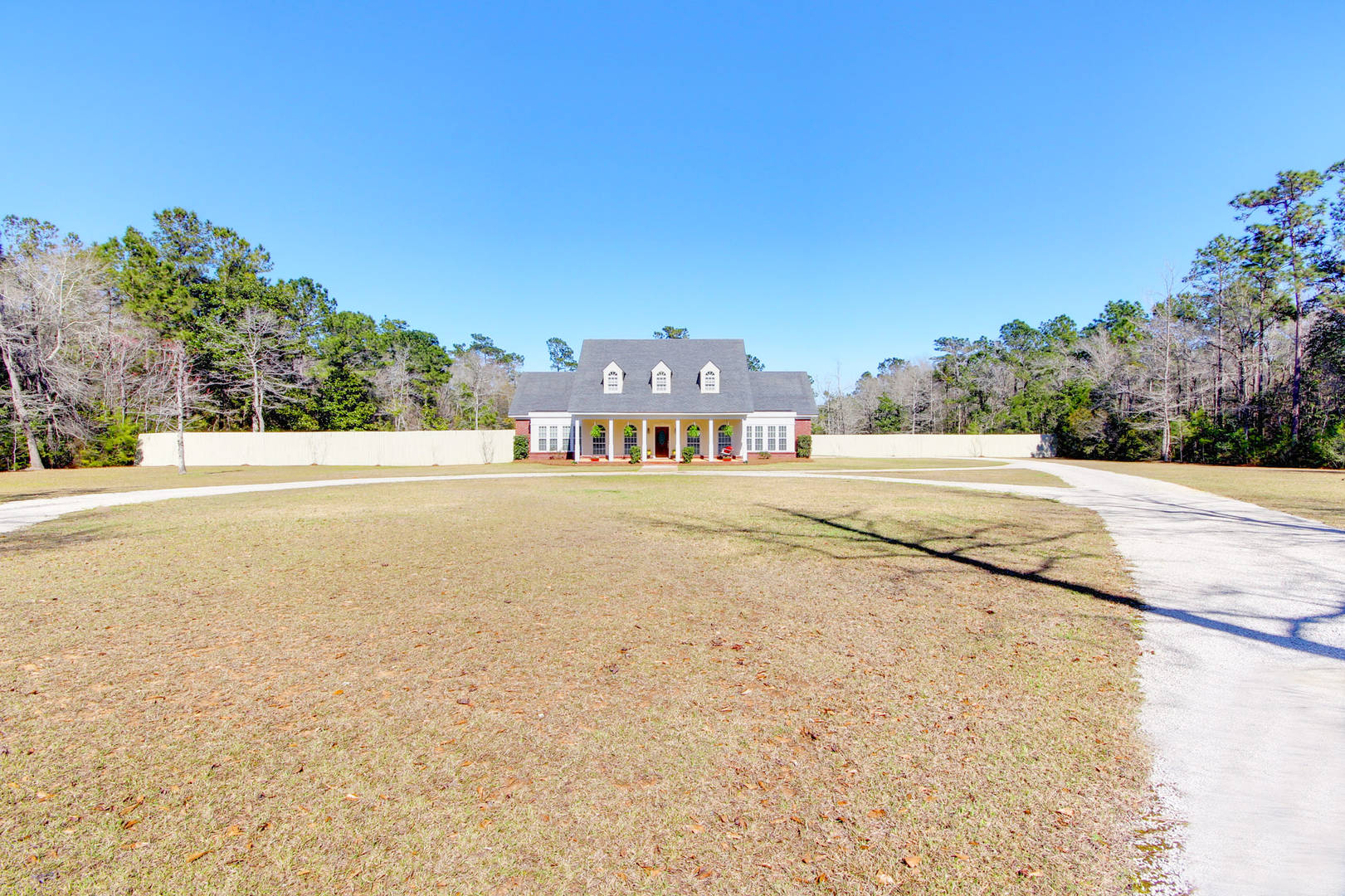 Brivity 2450 River Forest Drive Mobile, AL 36605 Virtual Tour