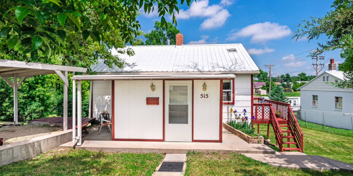 Brivity 515 Meade St Belle Fourche, SD 57717