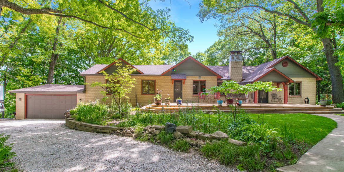 Brivity 504 W. Mossville Road Peoria, IL 61615