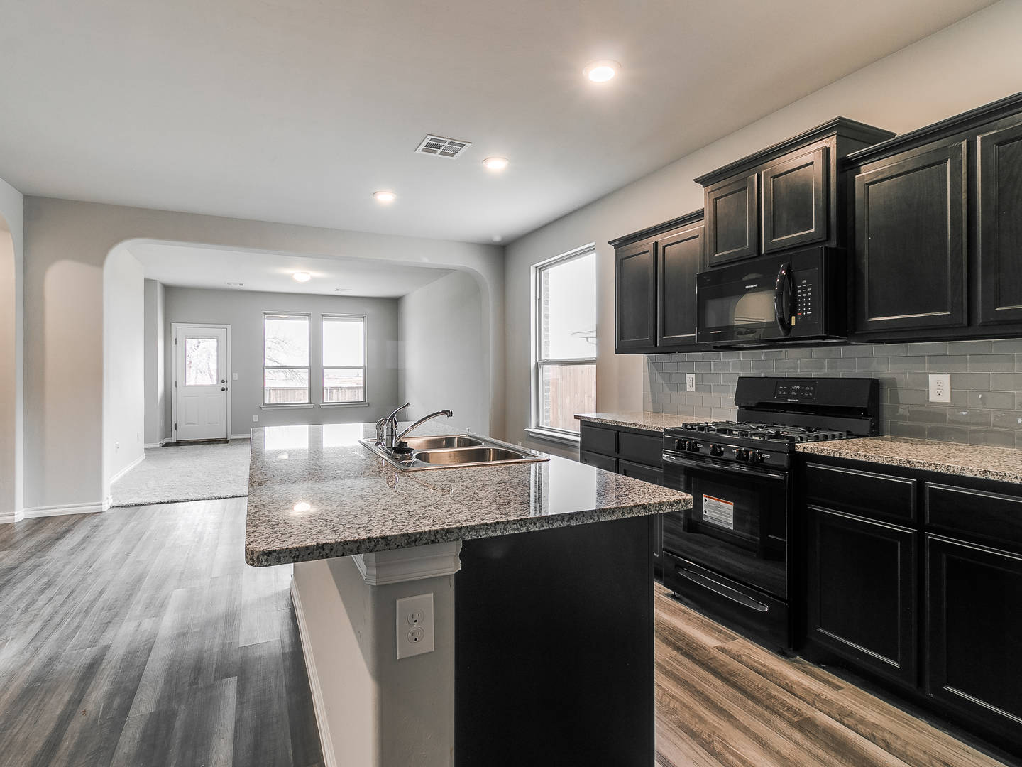 9525 Timberwind Ln Yukon, OK 73099