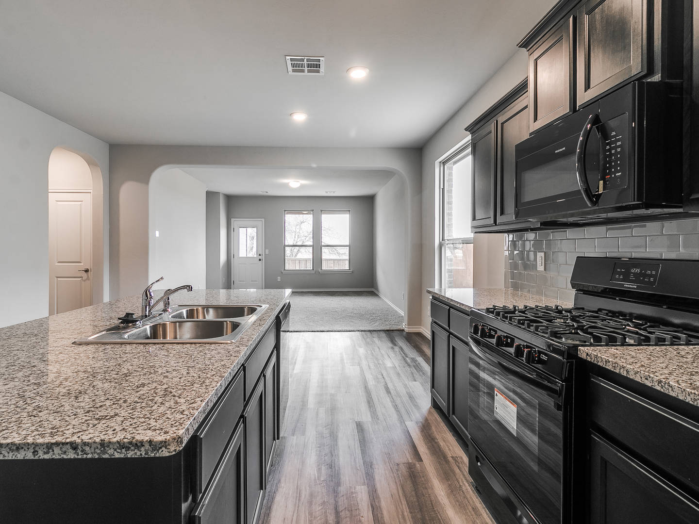 9525 Timberwind Ln Yukon, OK 73099