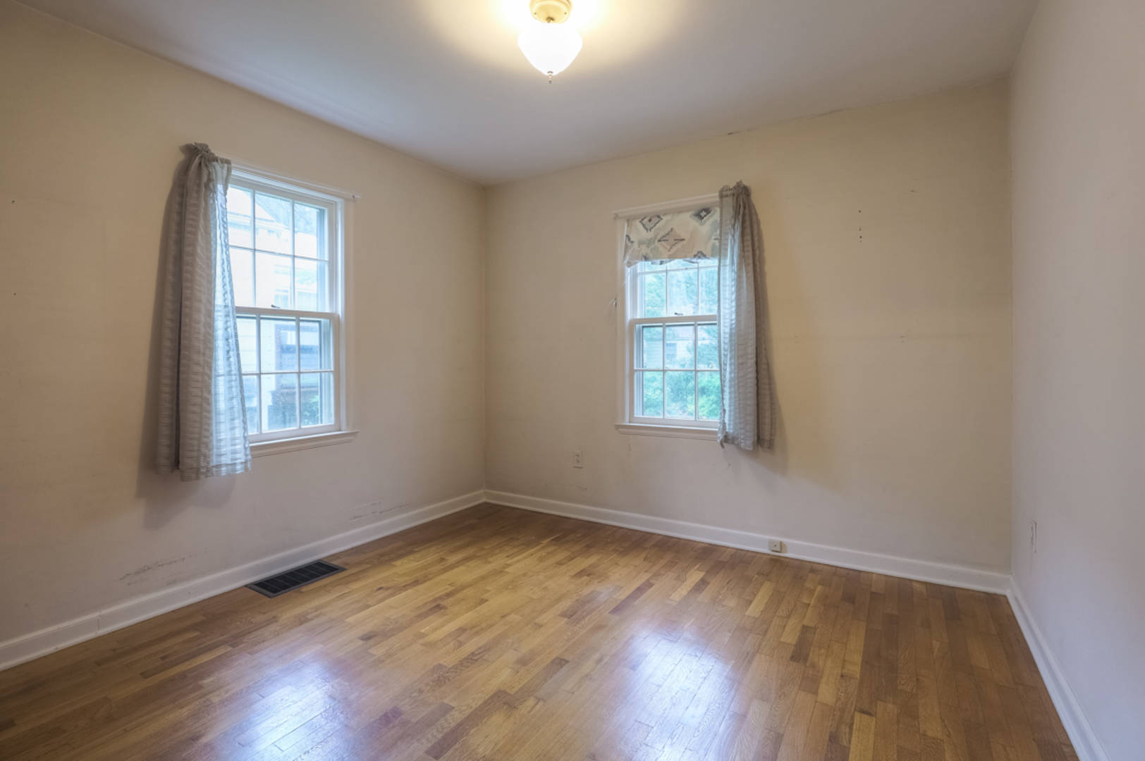 2002 W 48th Street Westwood, KS 66205