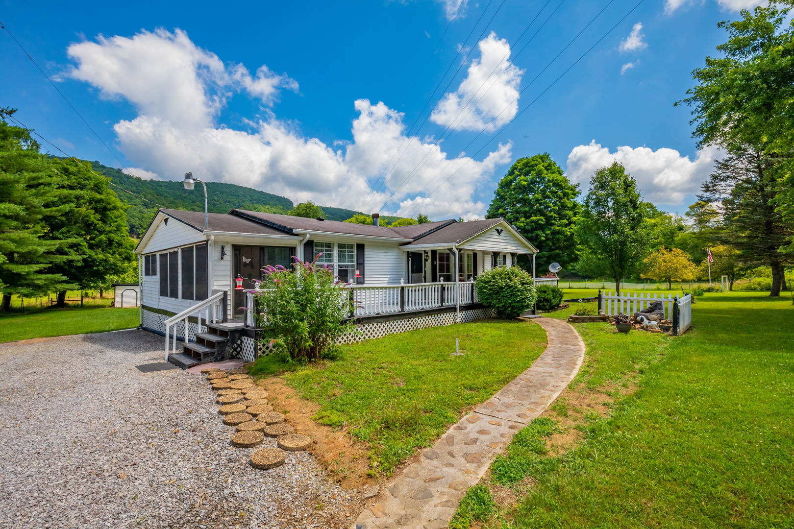 Brivity 8205 Little Creek Highway Dublin, VA 24084 Virtual Tour