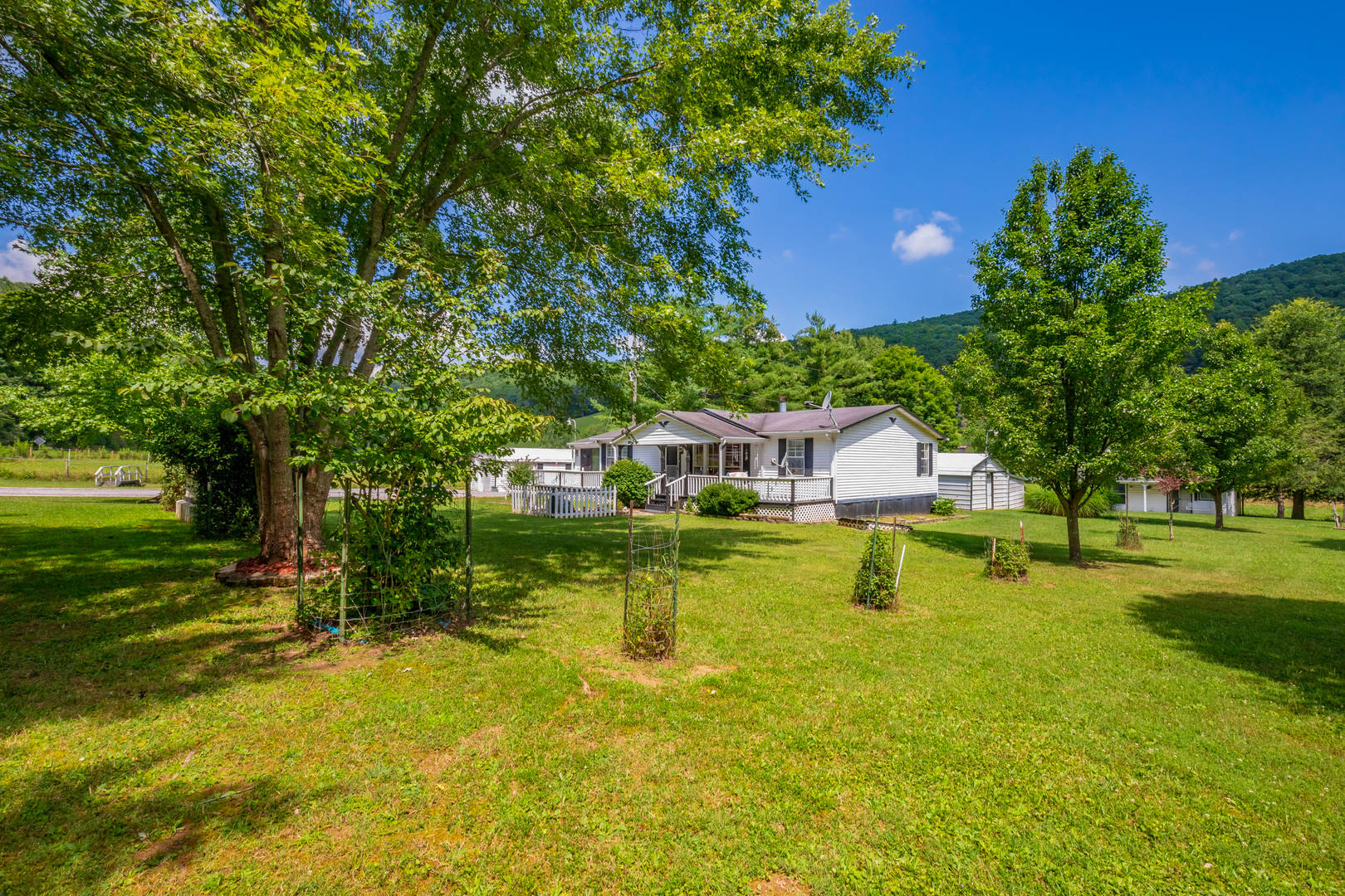 Brivity 8205 Little Creek Highway Dublin, VA 24084 Virtual Tour