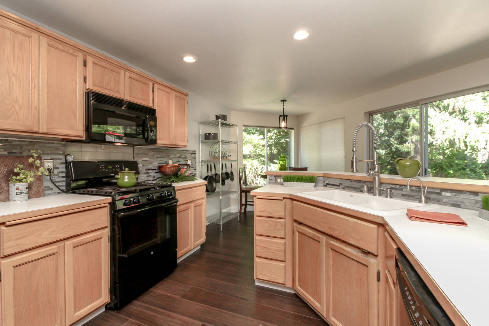 25943 158th Court SE Kent, WA 98042