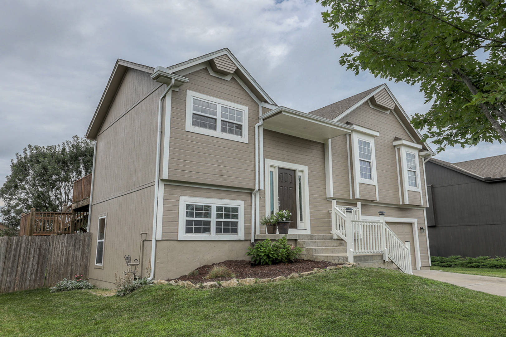 638 S. Pine Street Gardner, KS 66030