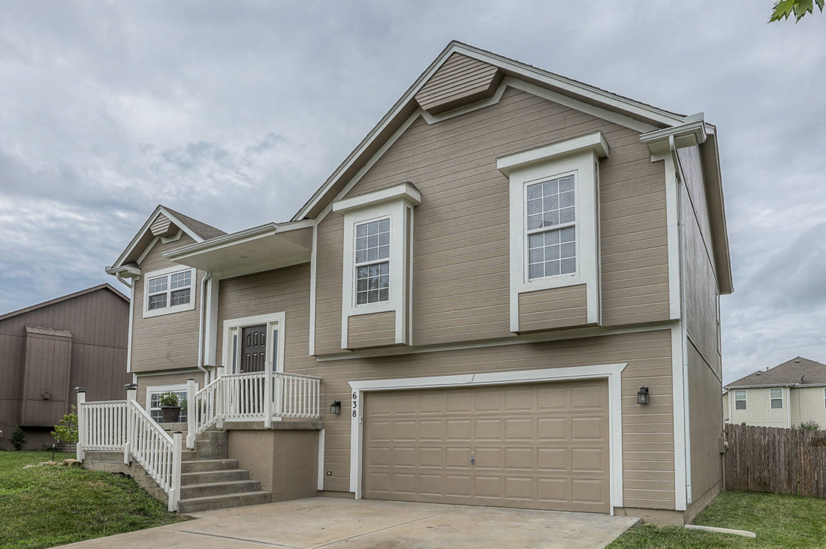 638 S. Pine Street Gardner, KS 66030