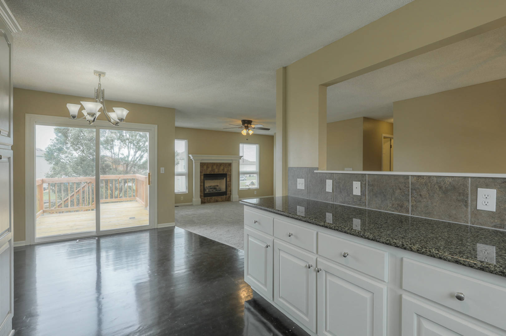 638 S. Pine Street Gardner, KS 66030