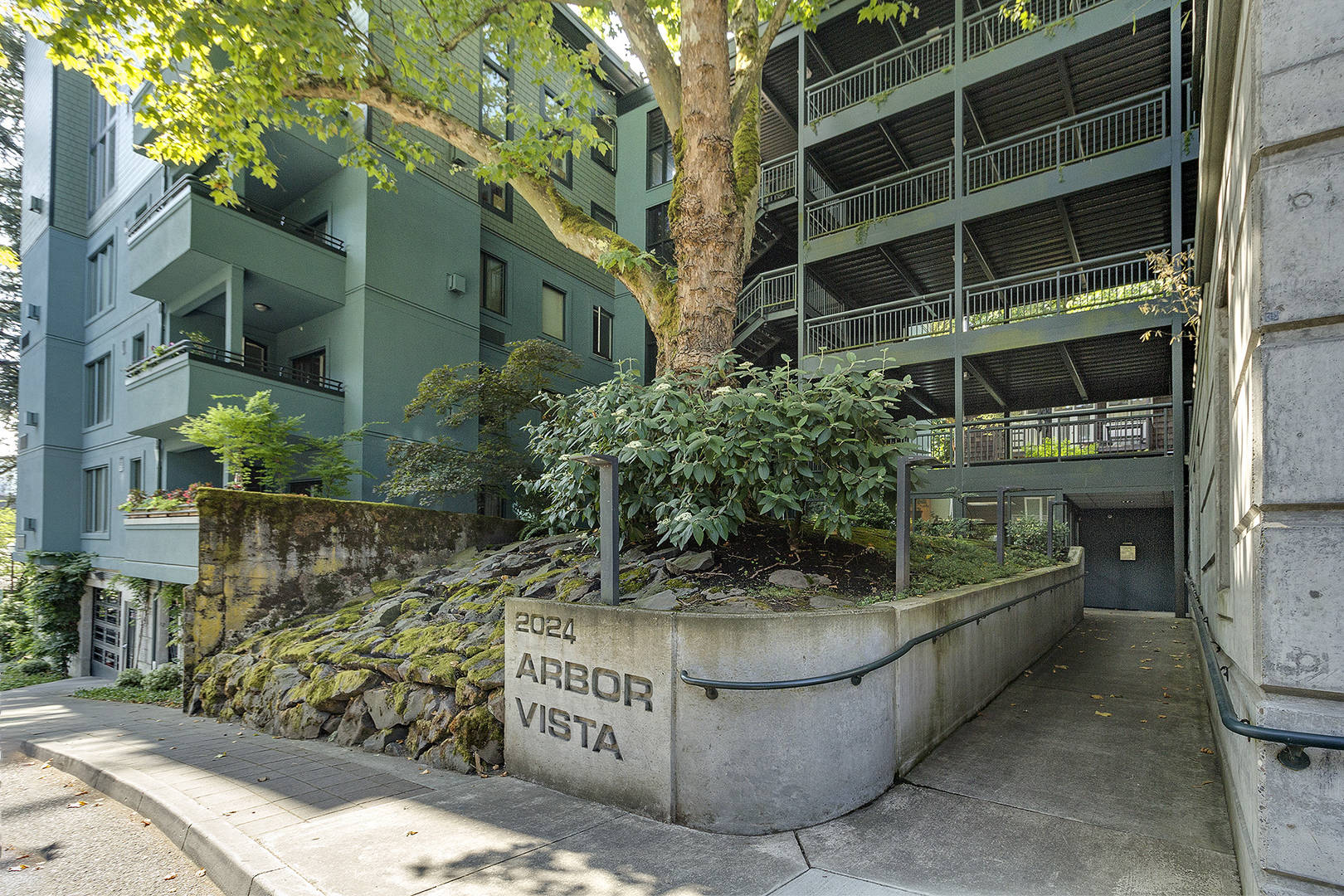 2024 SW Howards Way #307 Portland, OR 97201