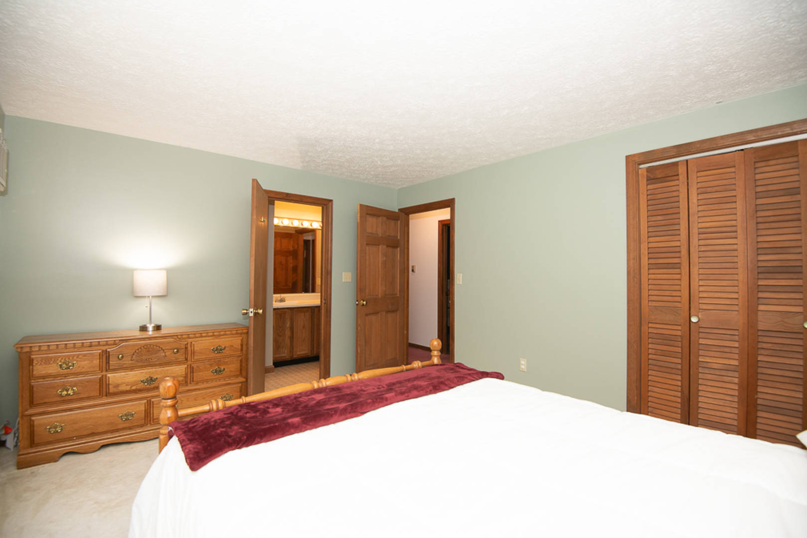 6 Cross Road Hubbardston, MA 01452