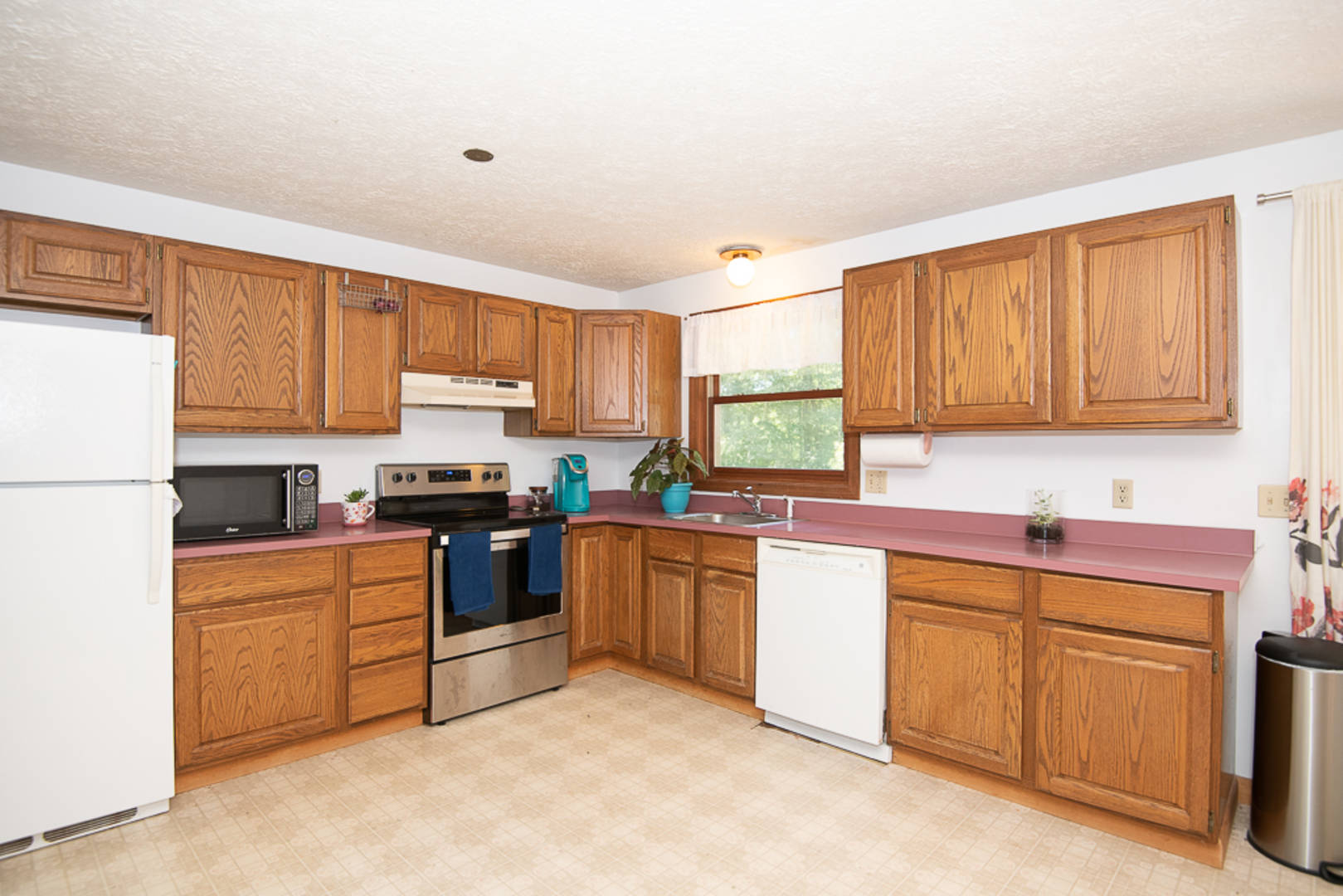 6 Cross Road Hubbardston, MA 01452