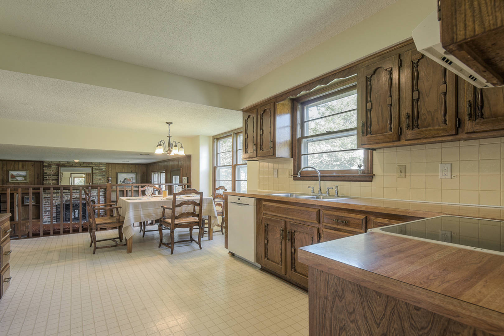 2118 East 152nd Terrace Olathe, KS 66062