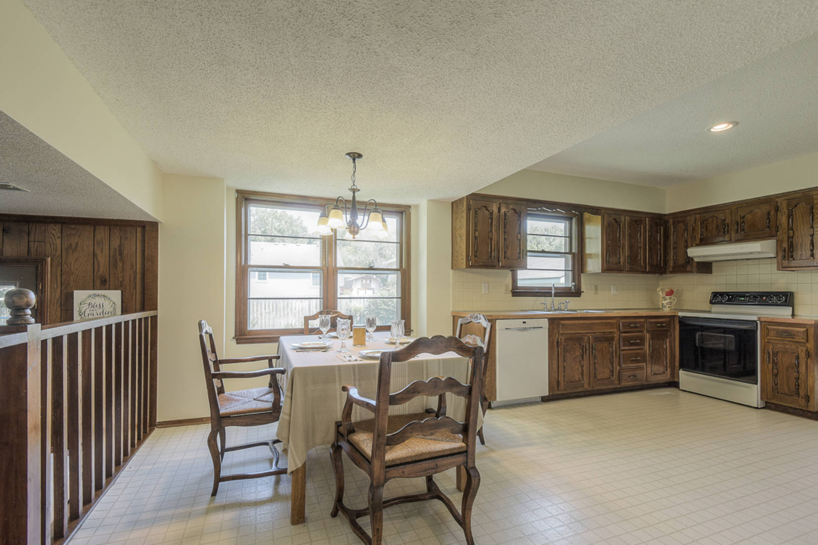 2118 East 152nd Terrace Olathe, KS 66062