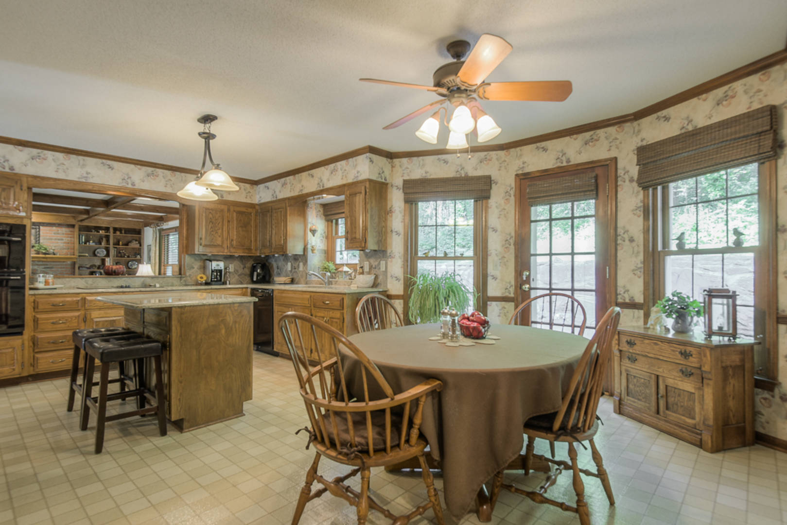6746 Red Oak Drive Shawnee, KS 66217