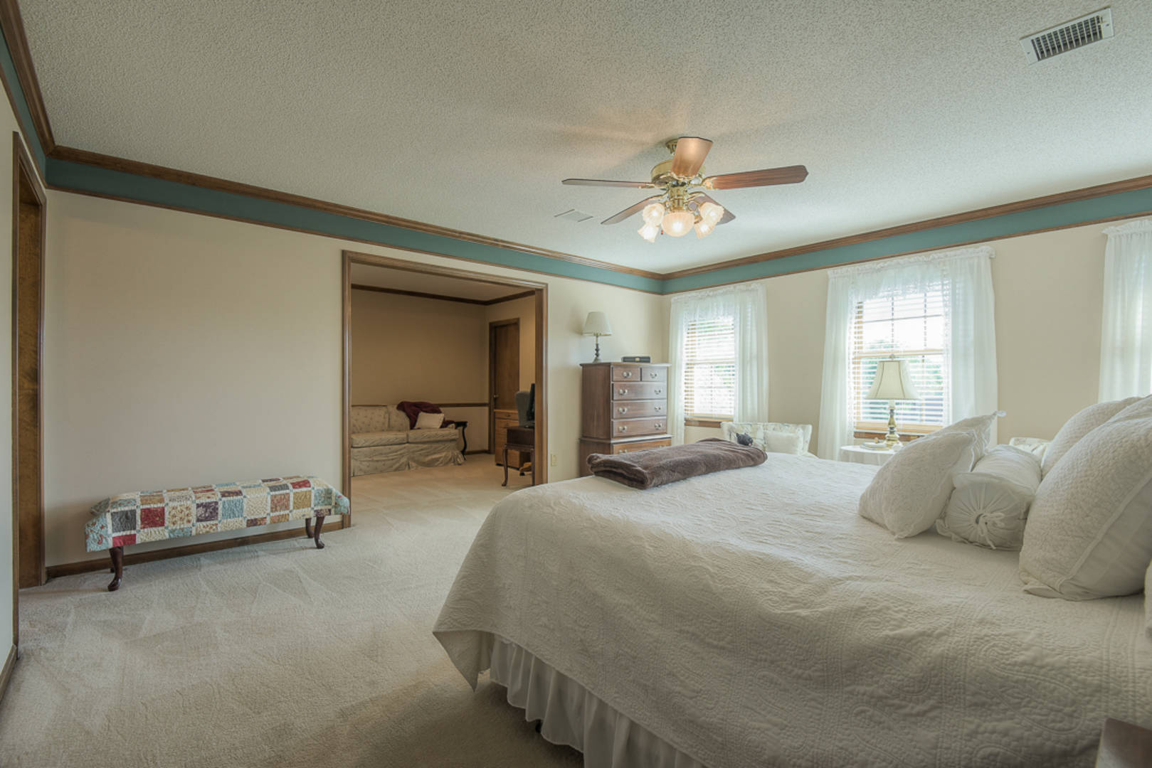 6746 Red Oak Drive Shawnee, KS 66217