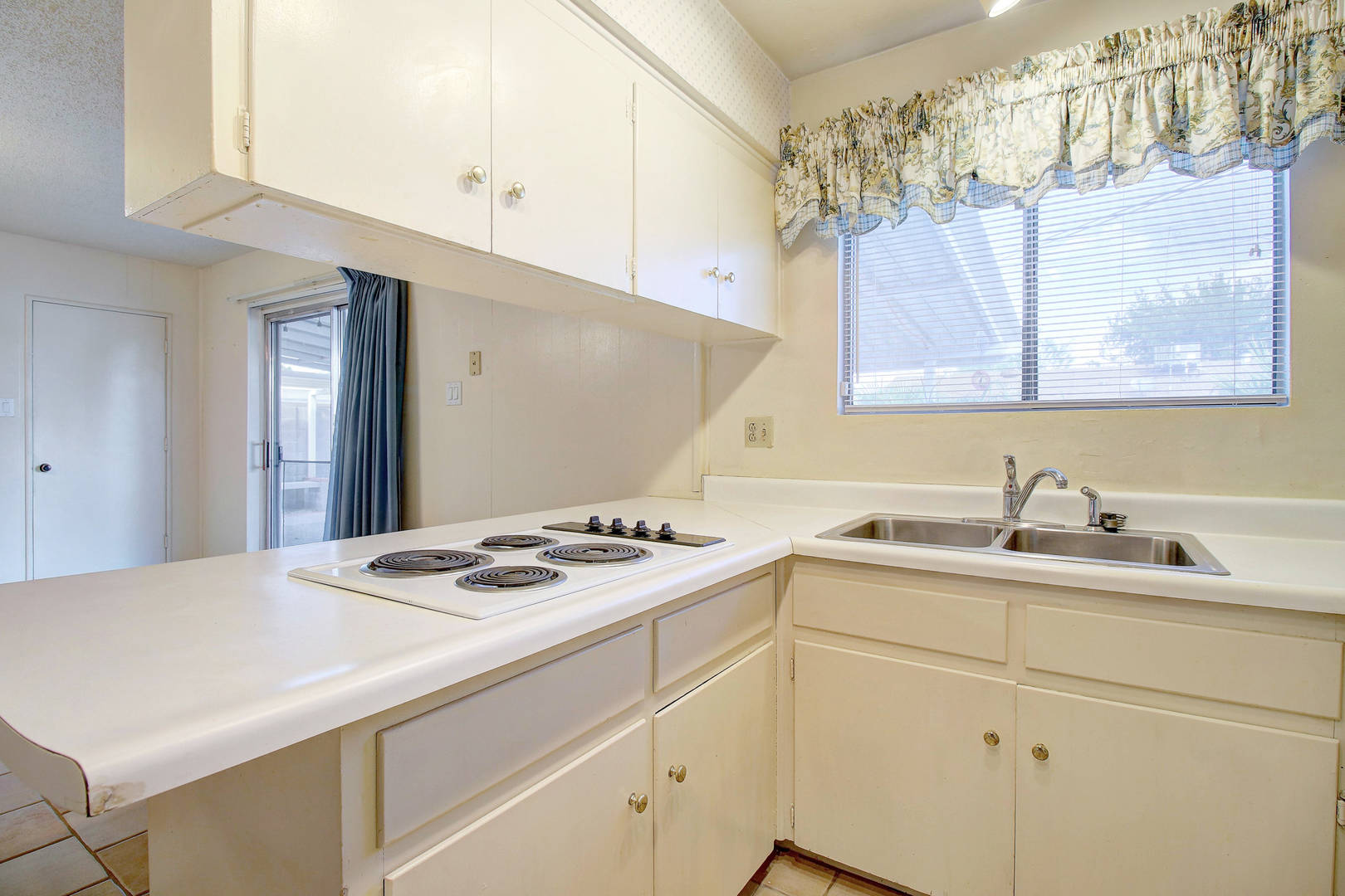 VACANT 6032 W Pinchot Ave Phoenix, AZ 85033