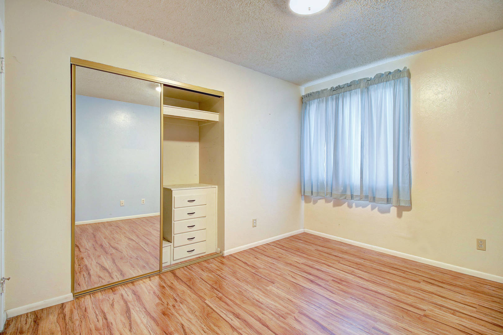VACANT 6032 W Pinchot Ave Phoenix, AZ 85033