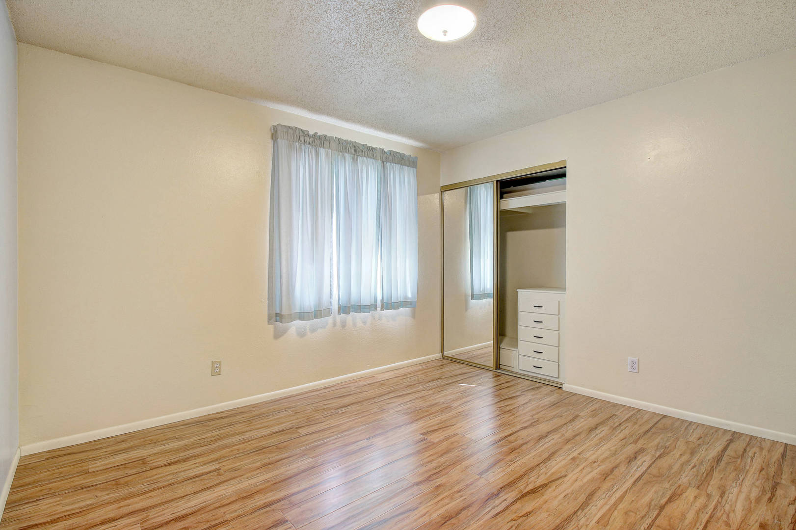 VACANT 6032 W Pinchot Ave Phoenix, AZ 85033