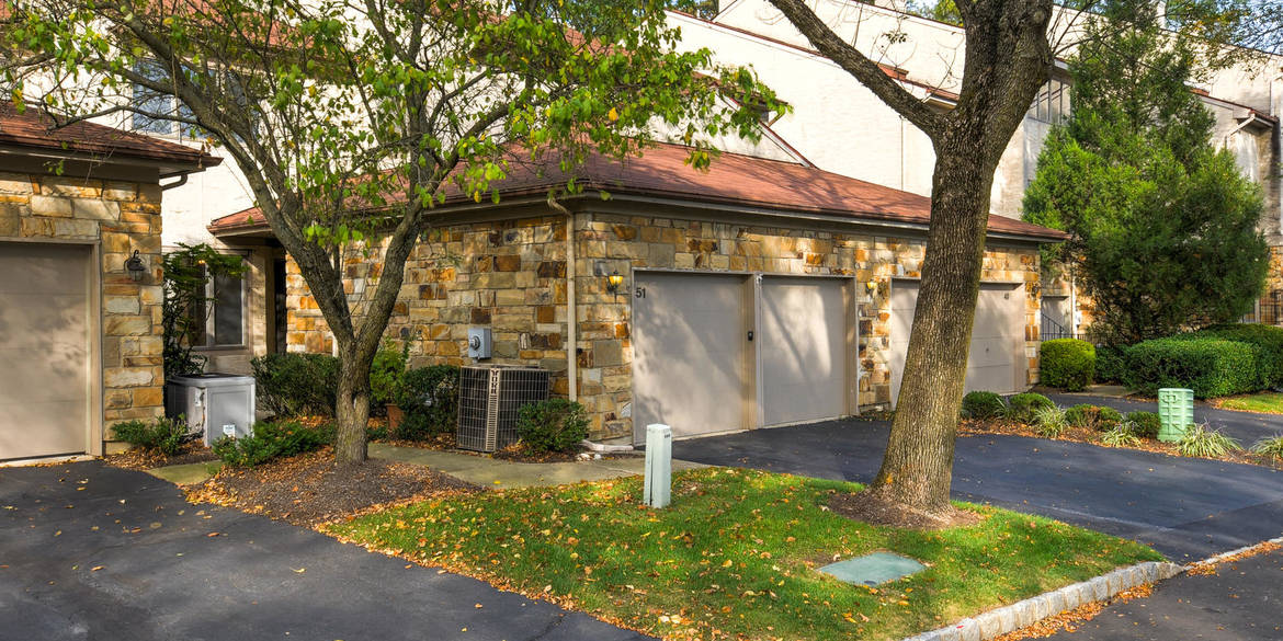 Brivity 51 Woodmont Drive Lawrenceville, NJ 08648