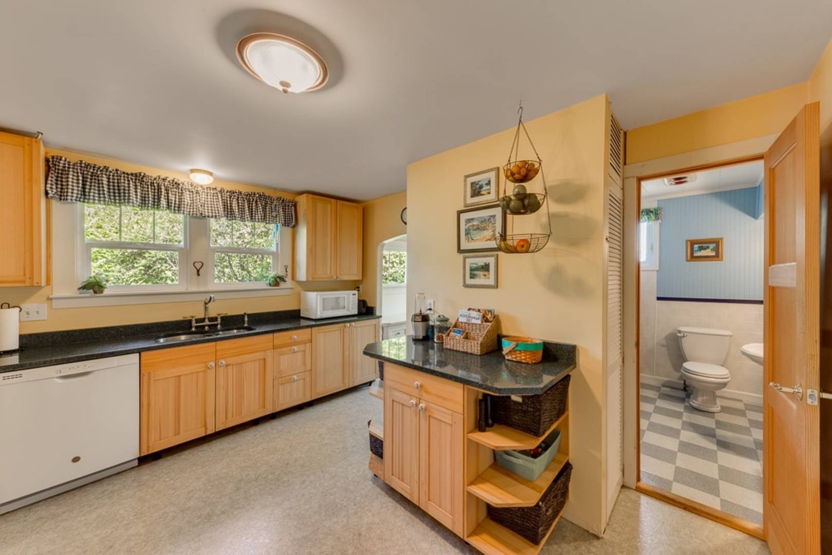 1801 Rockefeller Ave, Everett, WA 98201