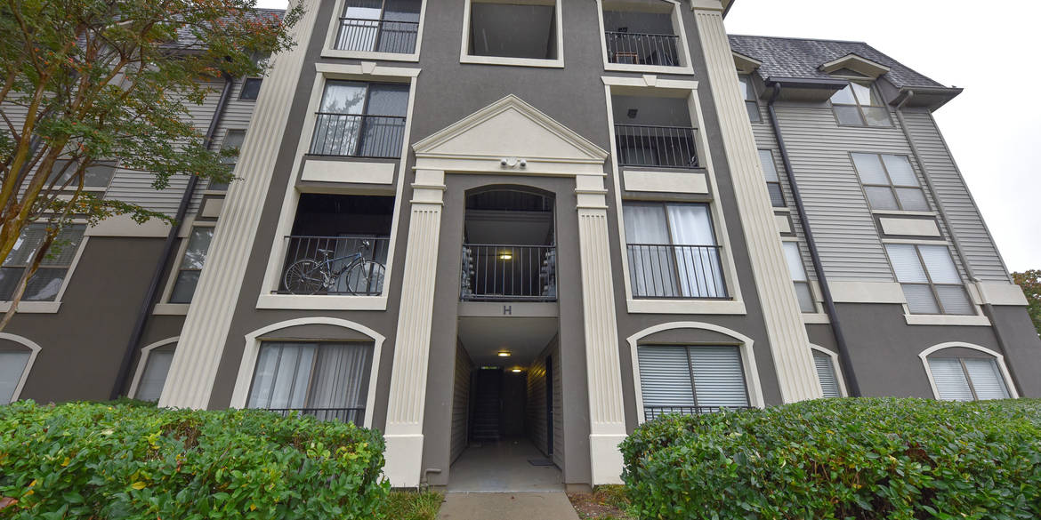 Brivity 2657 Lenox Road, Unit 104 Atlanta, GA 30324