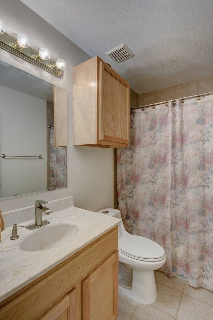 Sellers - 5 Acts Place Los Lunas, NM 87031