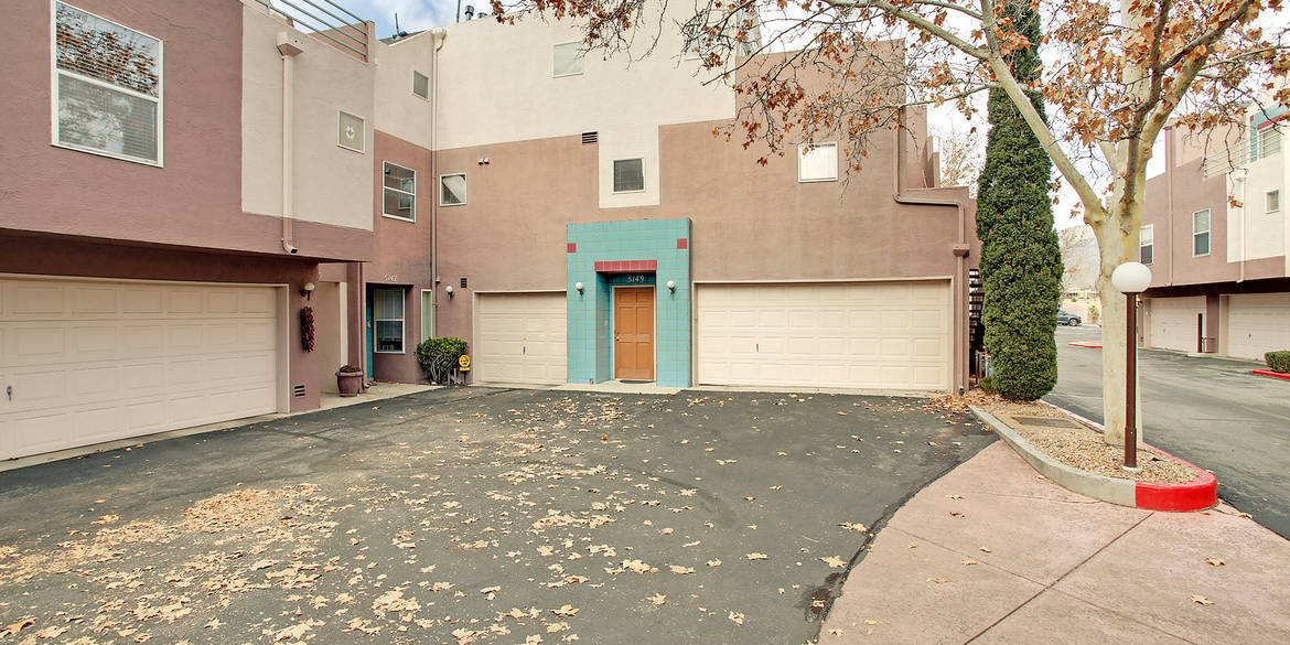 Brivity 5149 Glenwood Pointe Lane Northeast Albuquerque, NM 87111