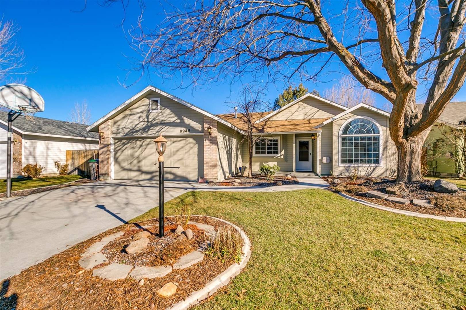 6948 N Roe Ave Boise, ID 83714