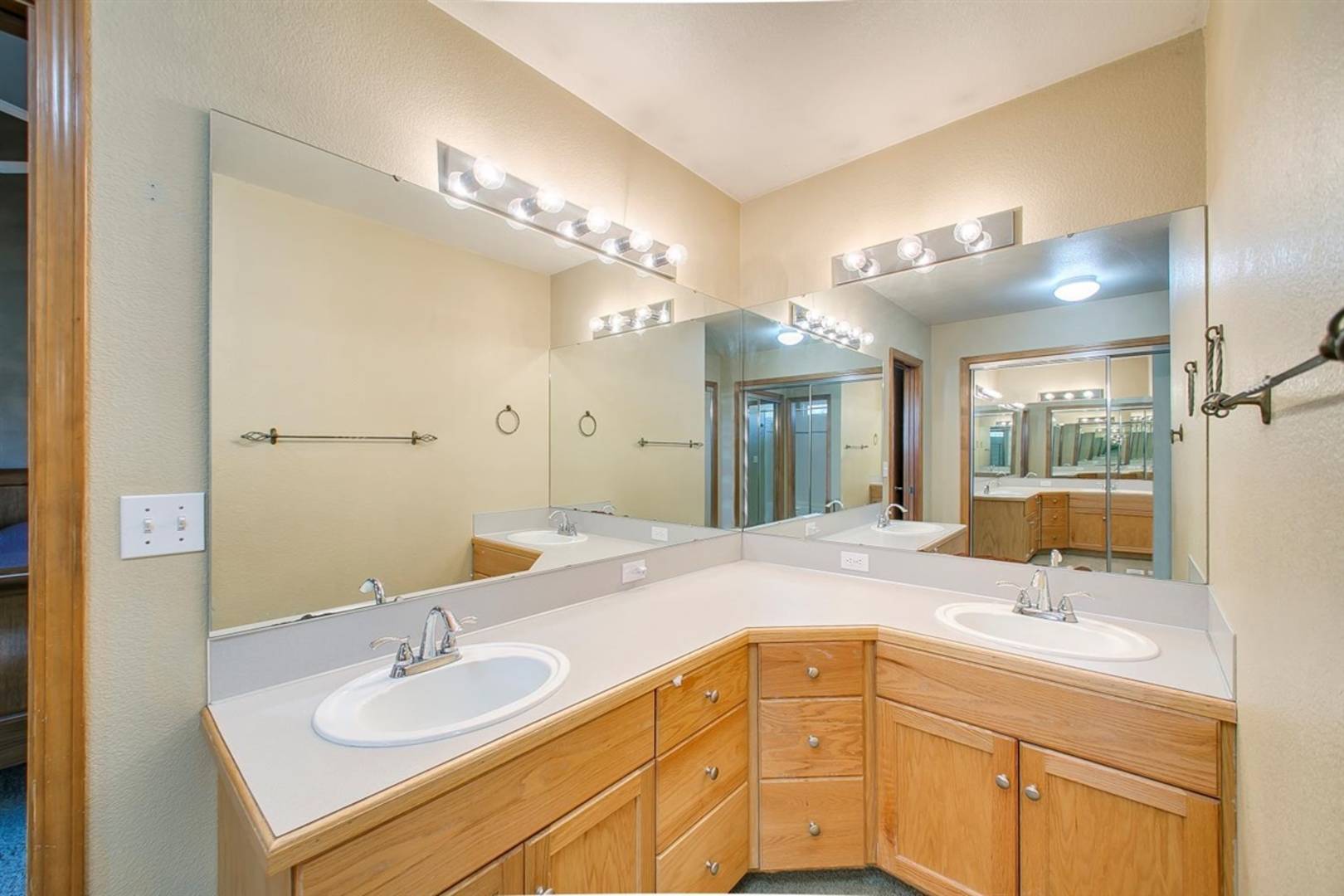 6948 N Roe Ave Boise, ID 83714