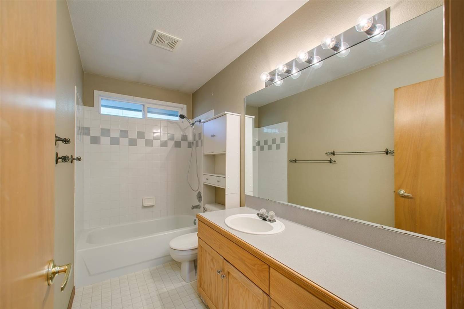 6948 N Roe Ave Boise, ID 83714