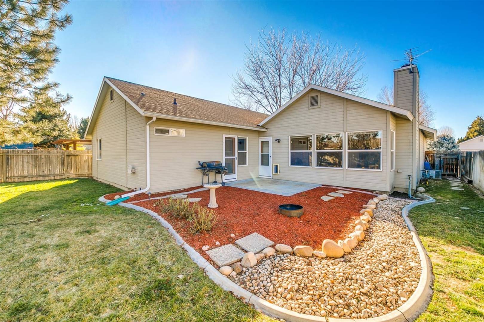 6948 N Roe Ave Boise, ID 83714